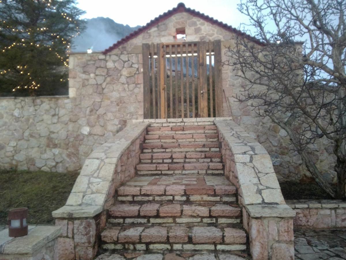 Red Stone House Βίλα Αράχωβα Εξωτερικό φωτογραφία